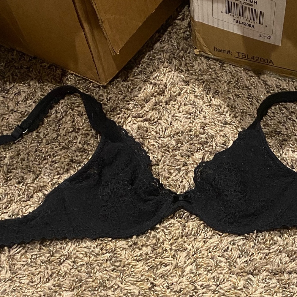 Arie Black Lace underwire unlined bra